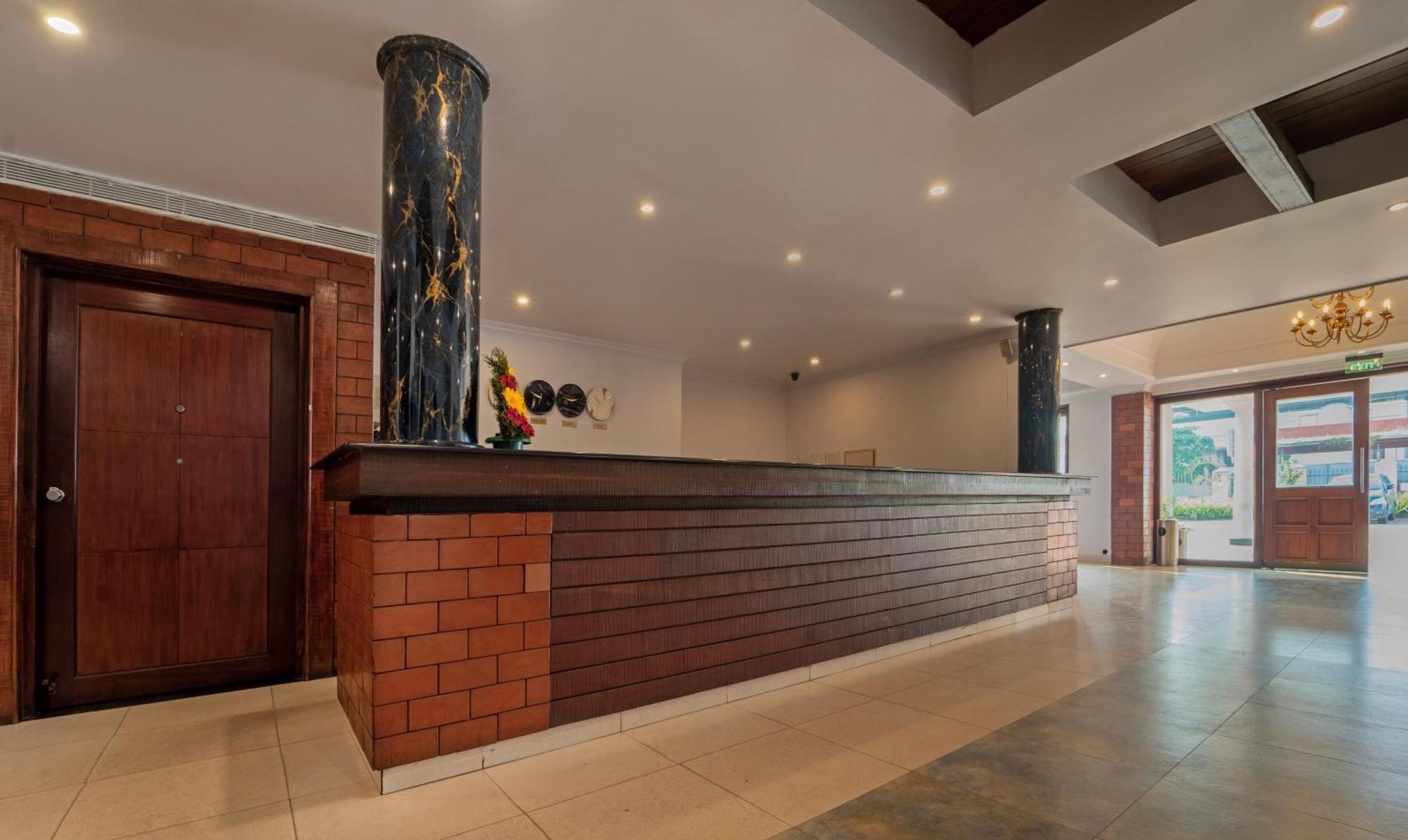 Central Hotel Thrissur Esterno foto