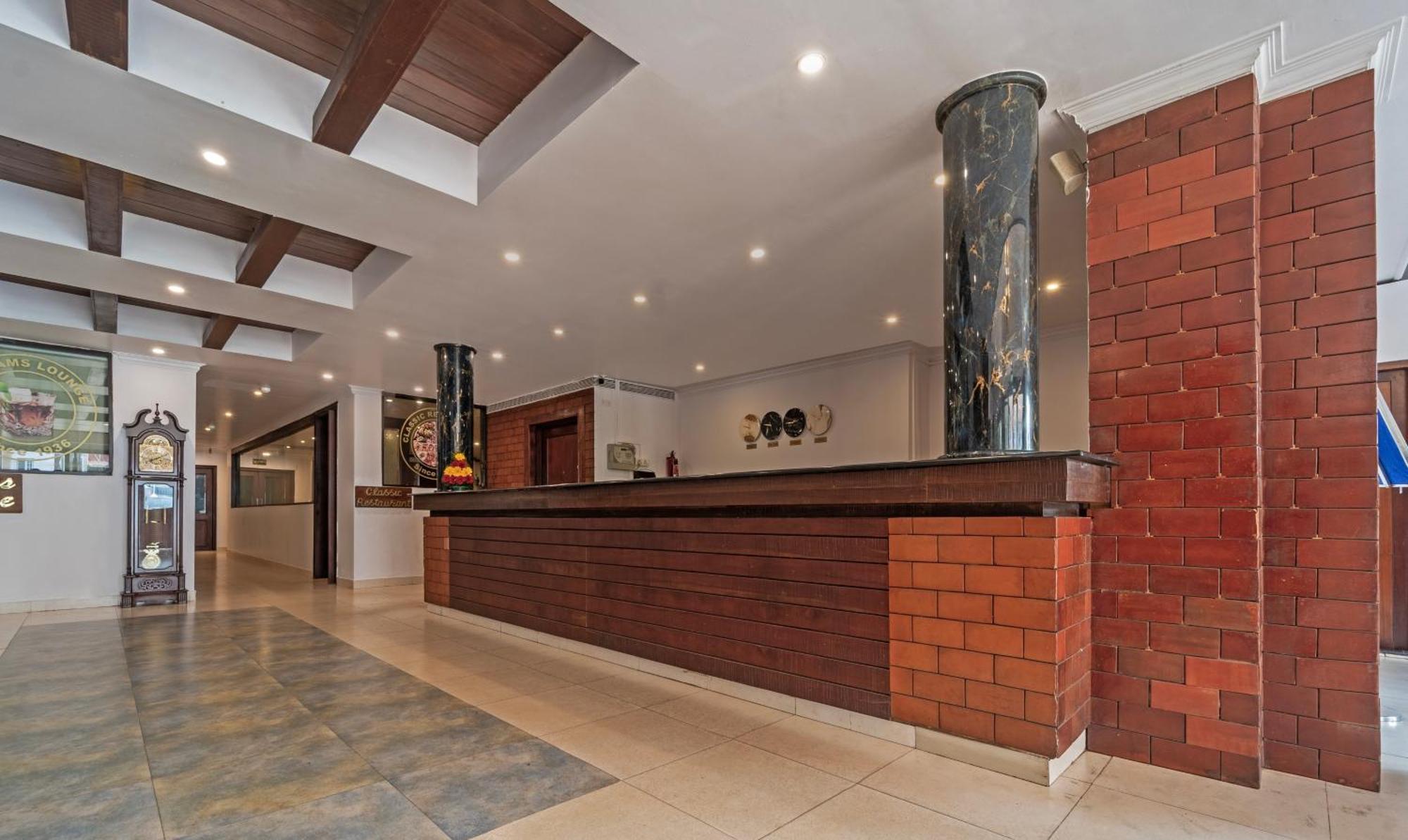 Central Hotel Thrissur Esterno foto